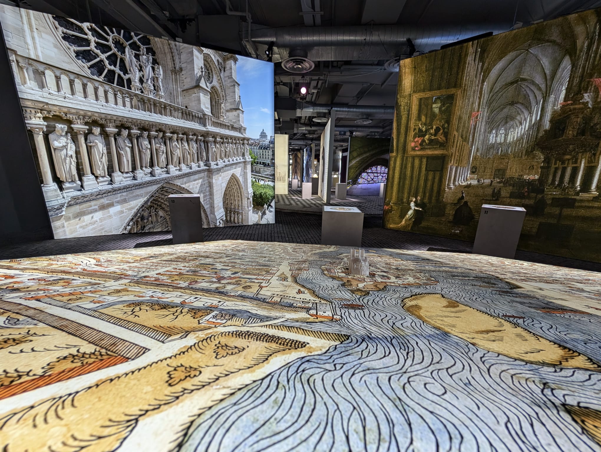 Notre Dame de Paris - Hong Kong 5